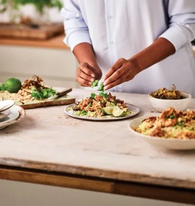 Kenwood 42L Microwave Oven with Grill Digital Display 5 Power Levels Defrost Function Stainless Steel Auto Menu 99 Minutes Timer Clock Function 1100W MWM42.000BK