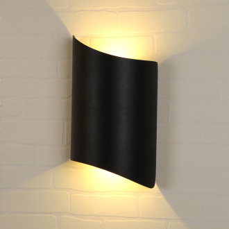 Tronic Quadrilateral-shaped wall light